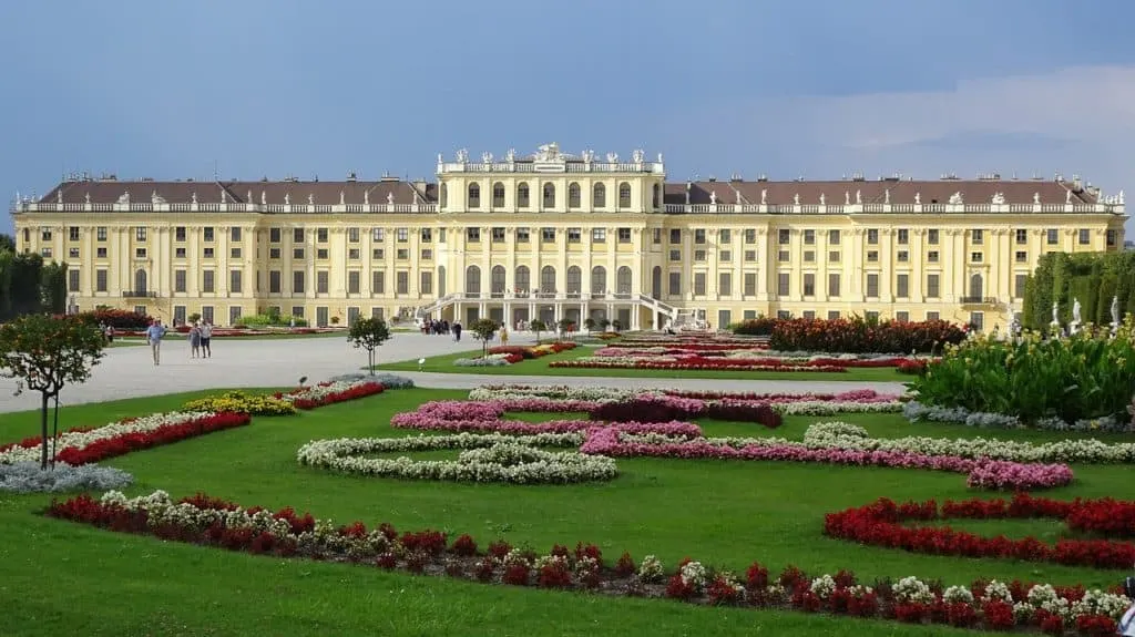 schonbrunn palace 1735571 1280