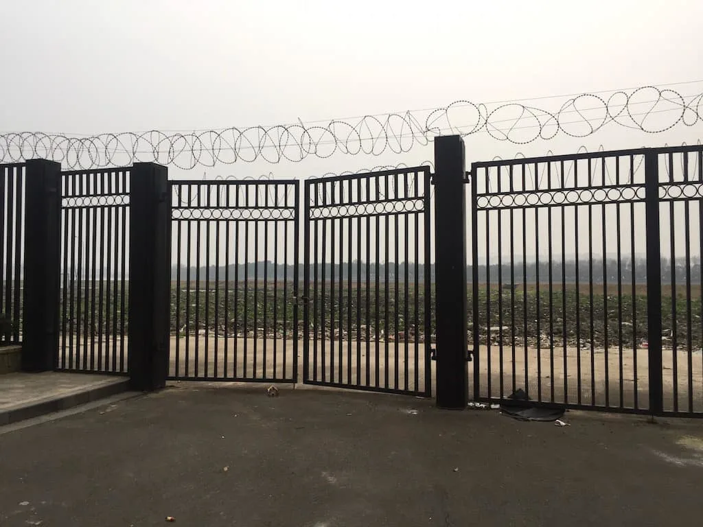 explaining china compound fence