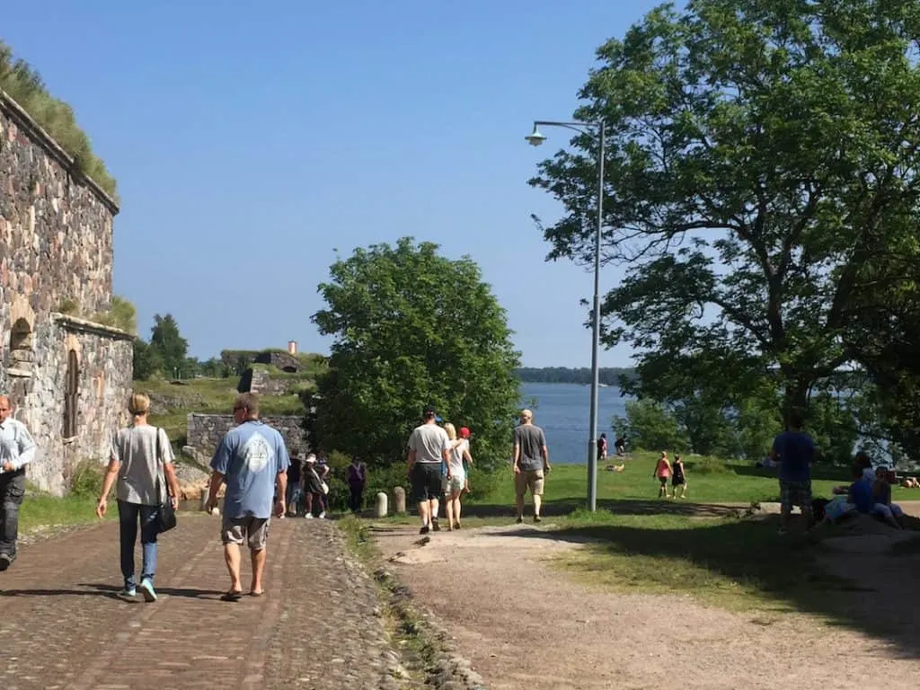 Summer visitors in Suomenlinna