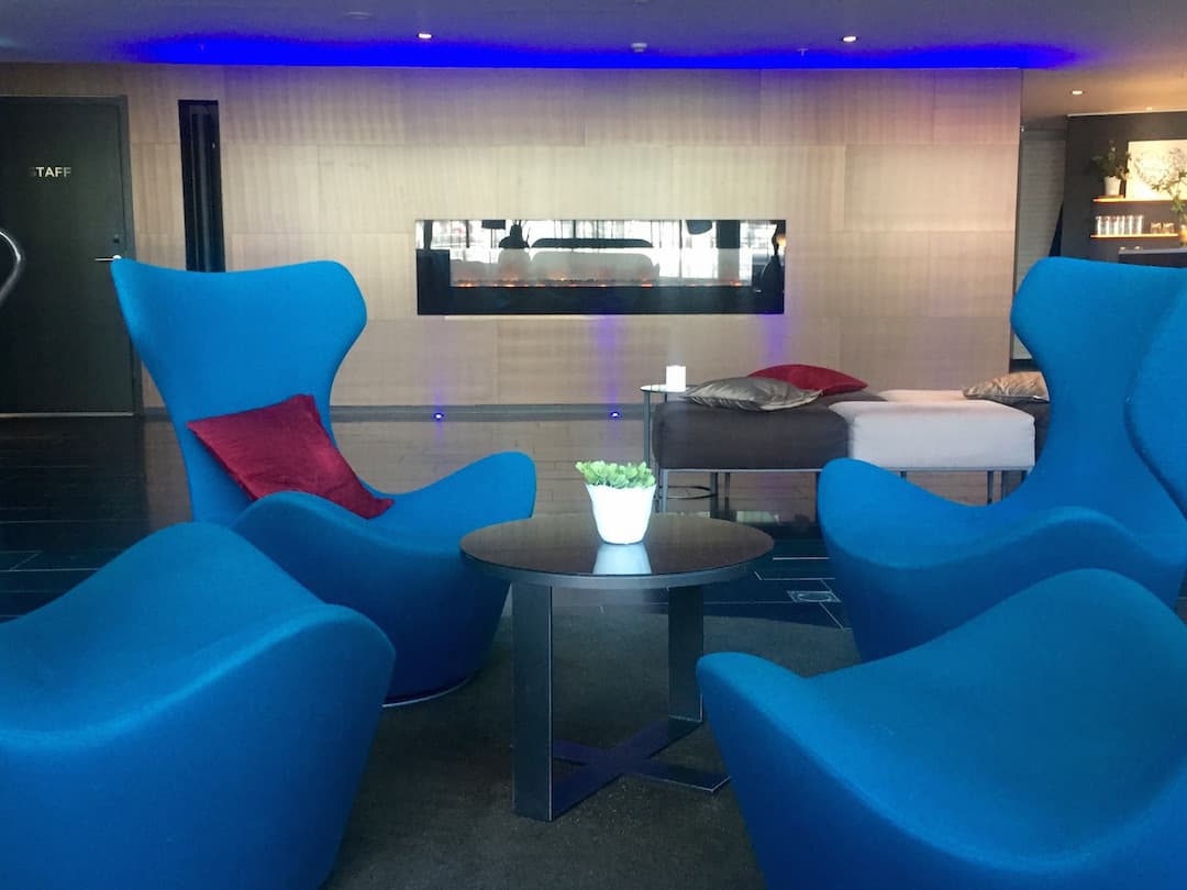 clarion-hotel-sense-lobby-seating