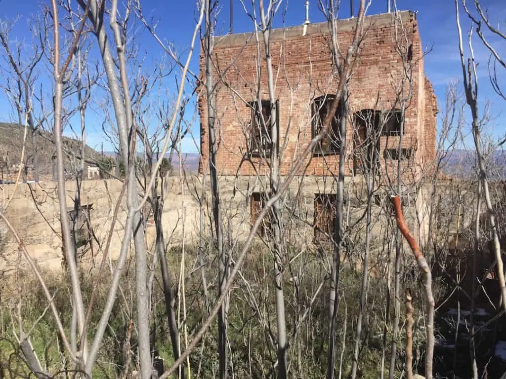 Sedona things to do in Jerome AZ: view abandoned buildings