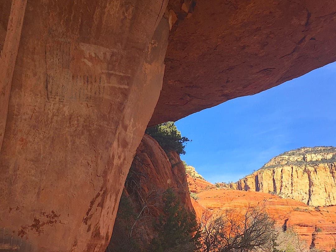 things to do in Sedona Arizona: view ancient pictographs and petroglyphs