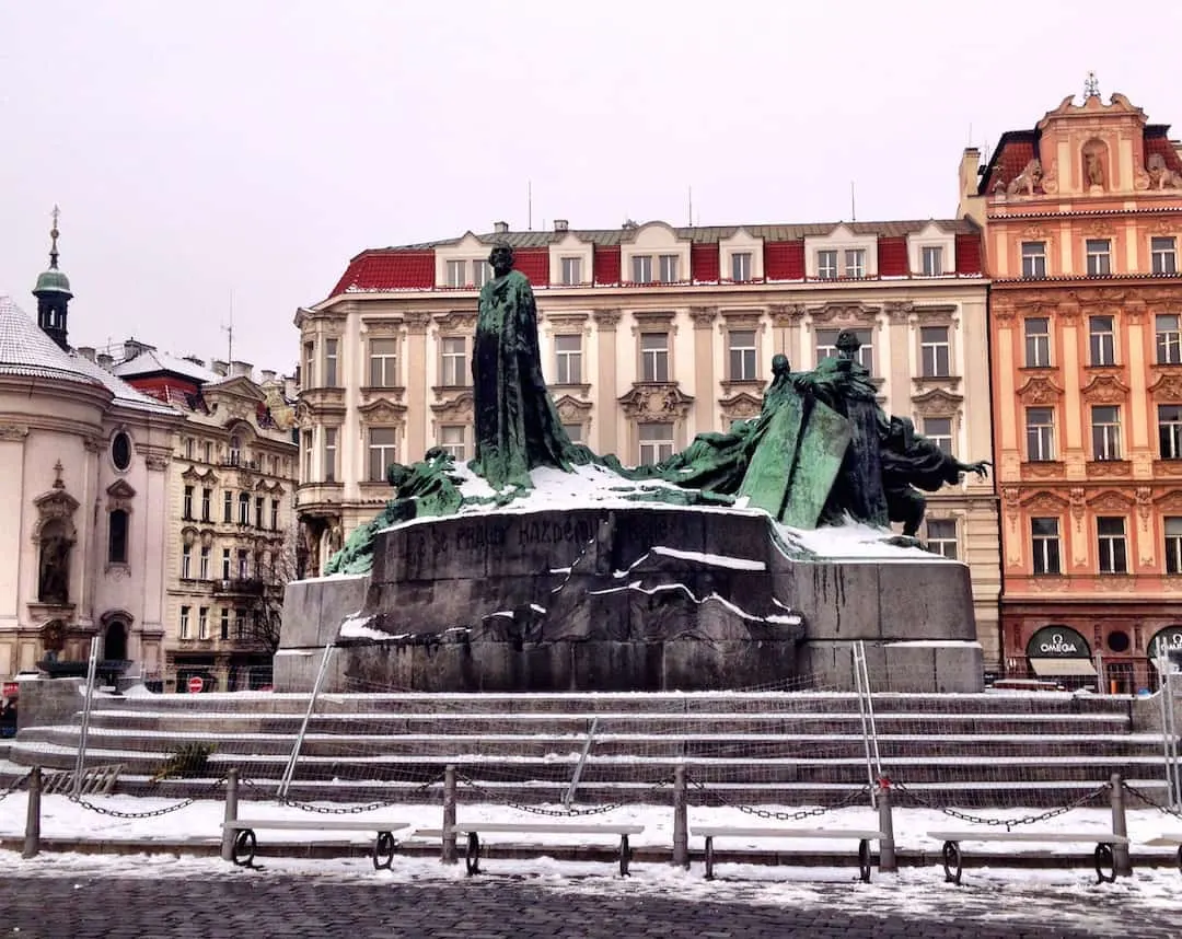 Jan Hus Memorial in Old Town Square: Things to do in Prague, what not to miss for first timers traveling to Prague, #travel #travelblogger #Prague #Europe #CzechRepublic #Czechia