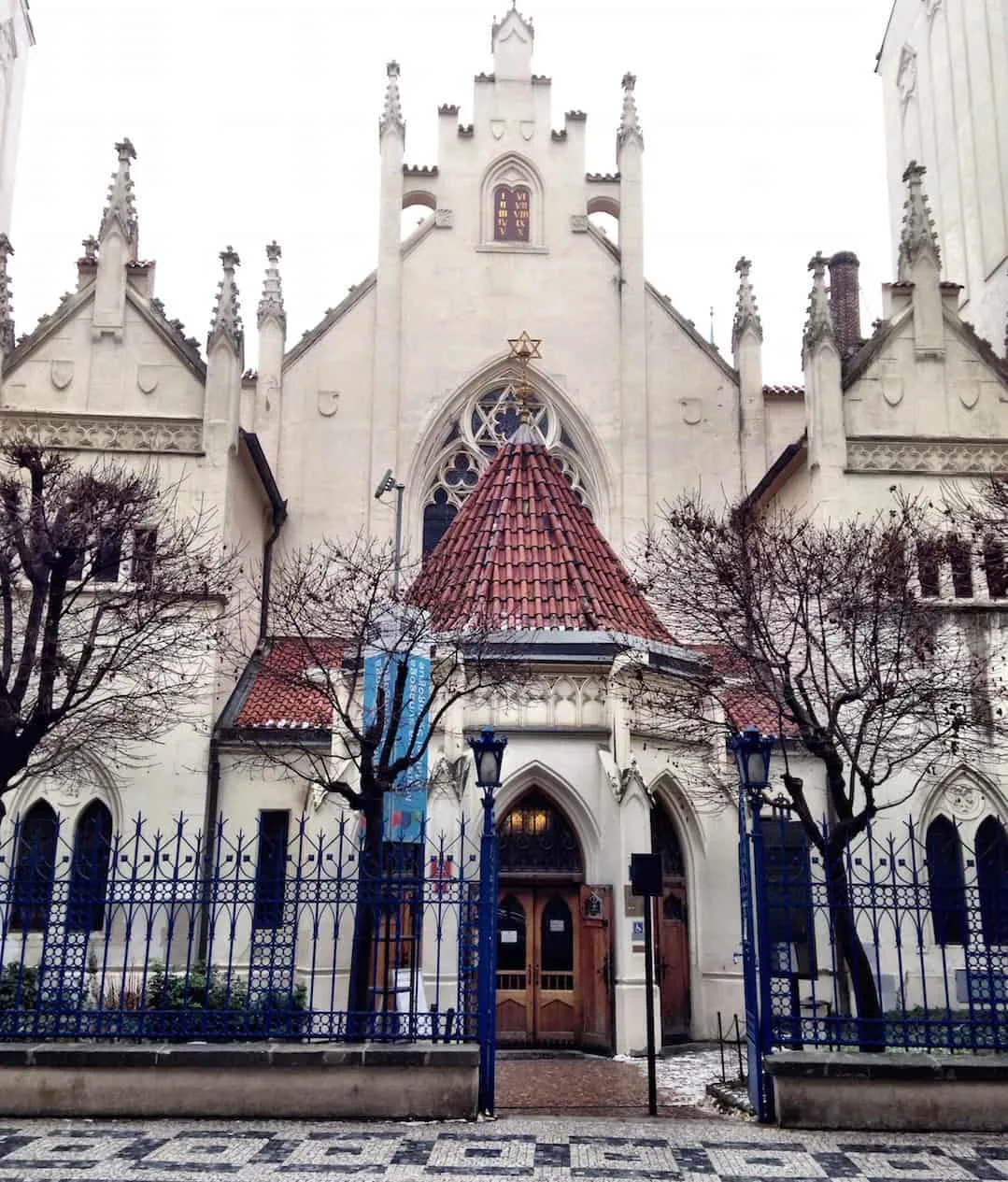 Prague First Timers Guide: Old Synagogue - Things to do in Prague, what not to miss for first timers traveling to Prague, #travel #travelblogger #Prague #Europe #CzechRepublic #Czechia