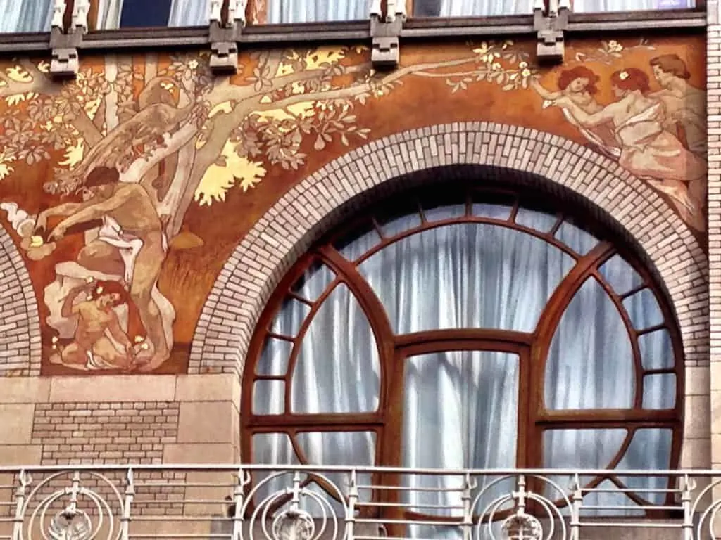 best area to stay in brussels for art nouveau