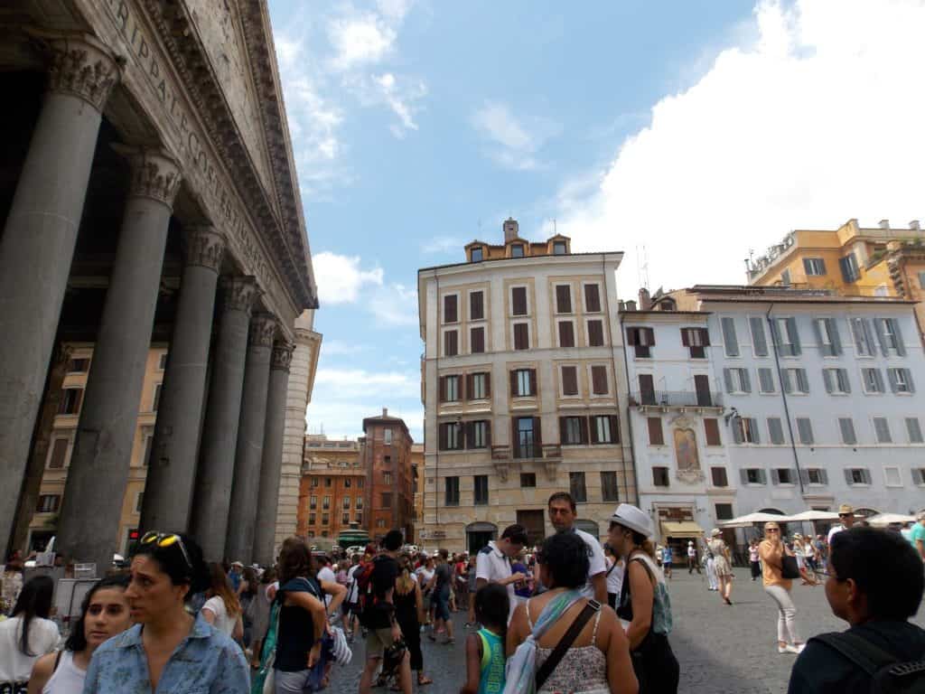 roman street scene