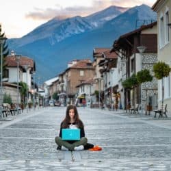 Working and Living Life: Most Incredible Benefits of Being a Digital Nomad