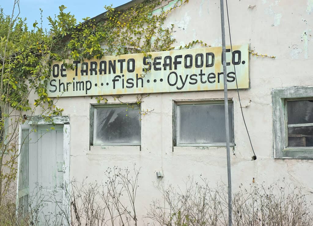 the joe tantano seafood building in apalachicola florida.4.92 mb 2770 x 2000 @ 300 dpi010049