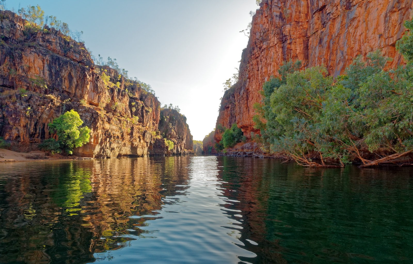 Katherine Gorge on an early morning boat trip up the river, Amazing cliffs and scenery, Northern Territory, Central Australia.